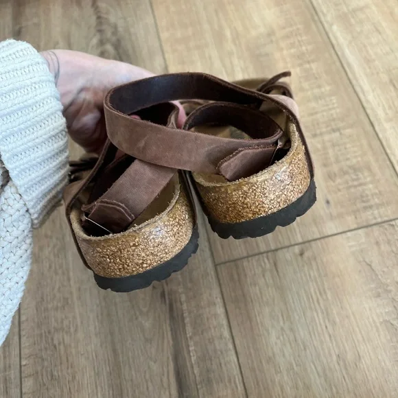 Birkenstock Yara Oiled Leather Sandal - Picture 10 of 10